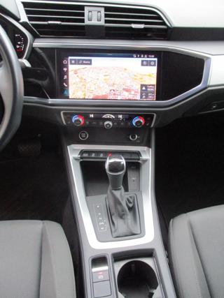 AUDI Q3 usata, con Sensori di parcheggio anteriori