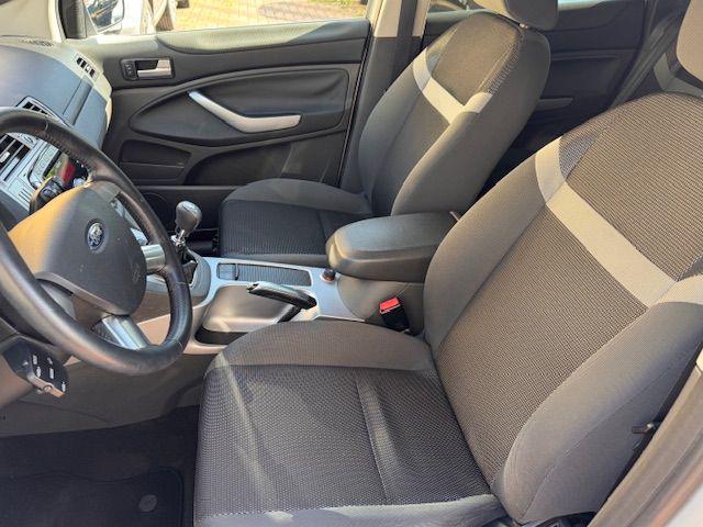 FORD Kuga usata, con Autoradio
