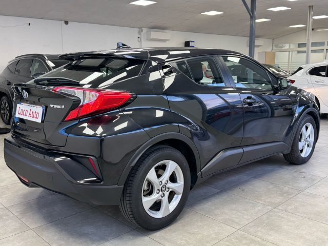 TOYOTA C-HR usata, con Autoradio