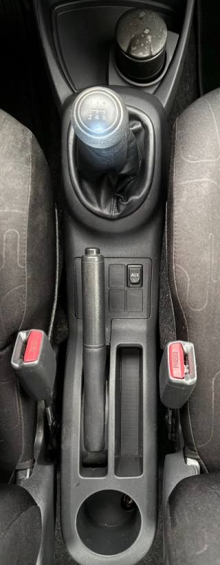 TOYOTA Yaris usata 17