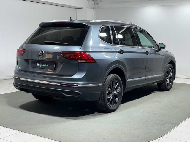 VOLKSWAGEN Tiguan Allspace usata, con Autoradio