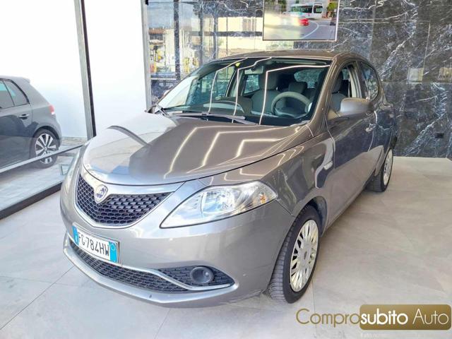 LANCIA Ypsilon usata, con Airbag
