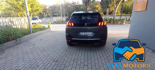 PEUGEOT 5008 usata, con Alzacristalli elettrici