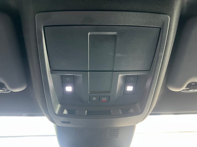 PEUGEOT 3008 usata, con Volante multifunzione