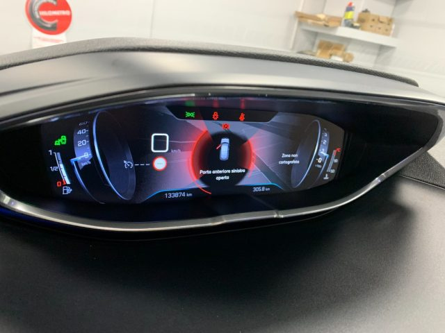 PEUGEOT 3008 usata, con Autoradio digitale