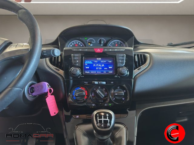 LANCIA Ypsilon usata, con Autoradio digitale