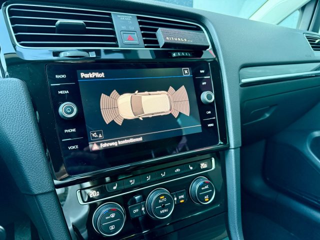 VOLKSWAGEN Golf usata, con Park Distance Control