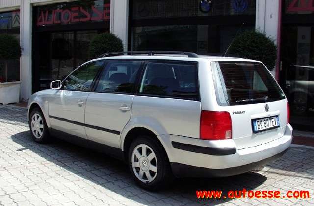 VOLKSWAGEN Passat usata, con Airbag
