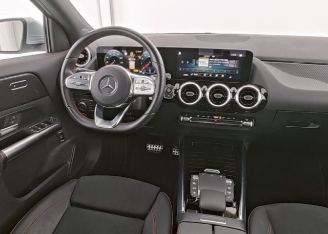 MERCEDES-BENZ GLA 200 usata, con Boardcomputer