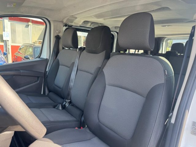 RENAULT Trafic usata, con Sedile posteriore sdoppiato