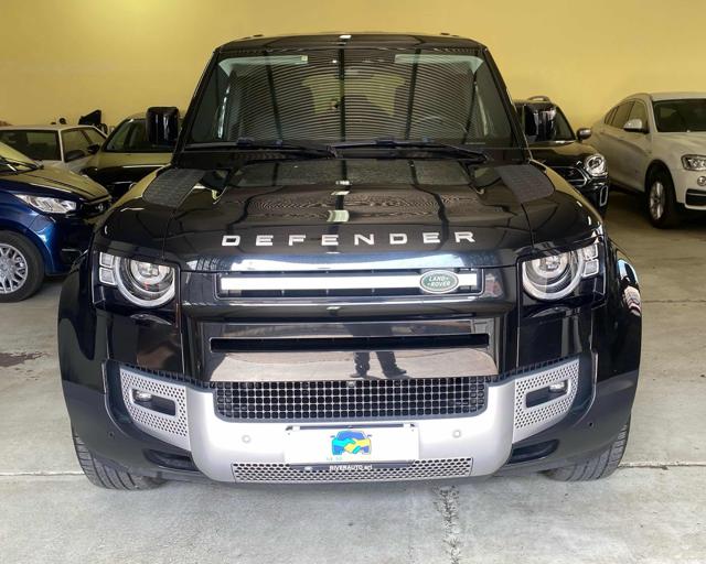 LAND ROVER Defender usata 1