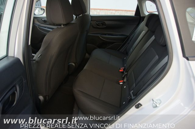 HYUNDAI i20 usata 11