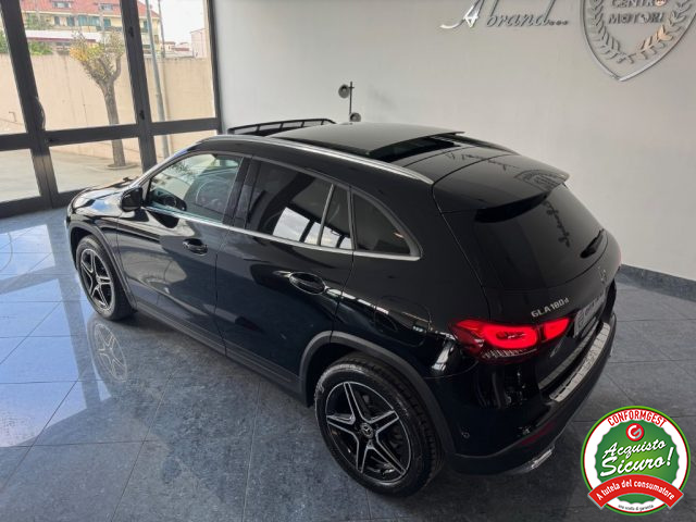 MERCEDES-BENZ GLA 180 usata, con Touch screen