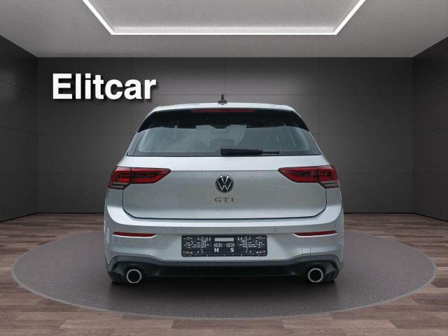 VOLKSWAGEN Golf usata, con Autoradio