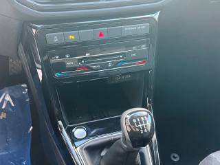 VOLKSWAGEN T-Cross usata, con USB