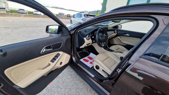 MERCEDES-BENZ GLA 180 usata, con Cerchi in lega
