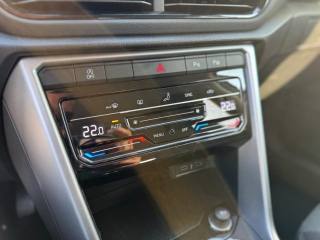 VOLKSWAGEN T-Roc usata, con Controllo automatico clima