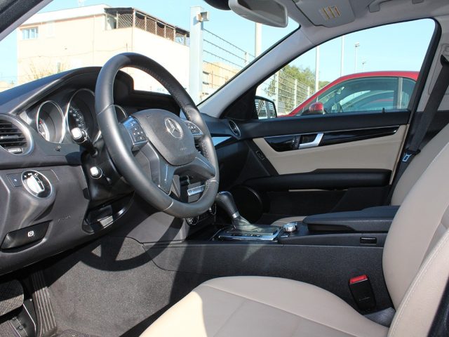 MERCEDES-BENZ C 220 usata, con Chiusura centralizzata