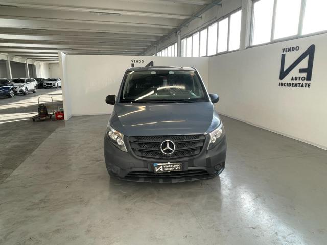 MERCEDES-BENZ eVito usata, con Airbag