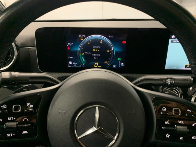 MERCEDES-BENZ CLA 180 usata, con Portellone posteriore elettrico