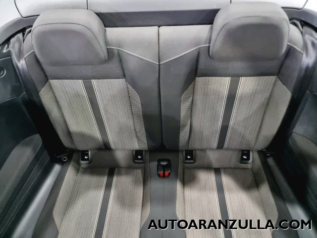 VOLKSWAGEN T-Roc usata, con USB