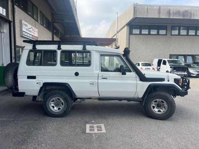TOYOTA Land Cruiser usata 3