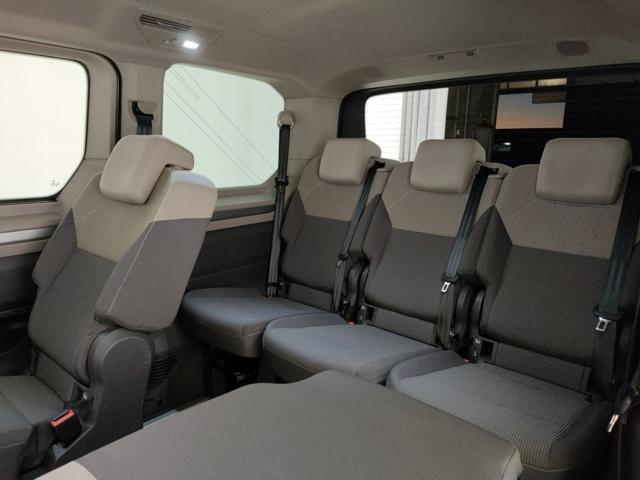 VOLKSWAGEN Multivan usata, con Fari LED