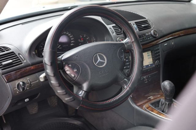MERCEDES-BENZ E 220 usata, con Sedile posteriore sdoppiato