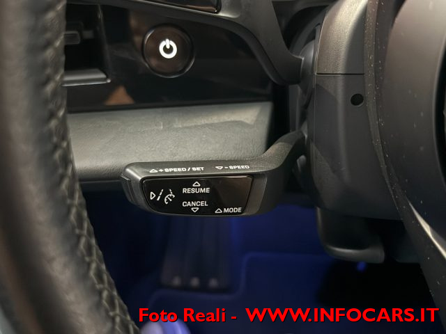 PORSCHE Taycan usata, con Touch screen