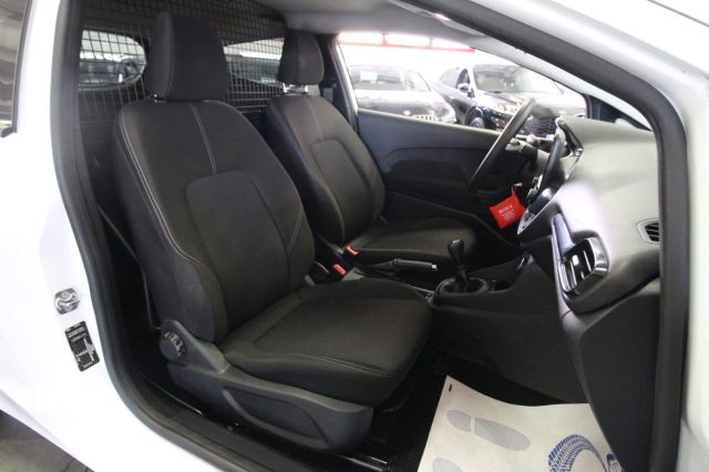 FORD Fiesta usata, con USB