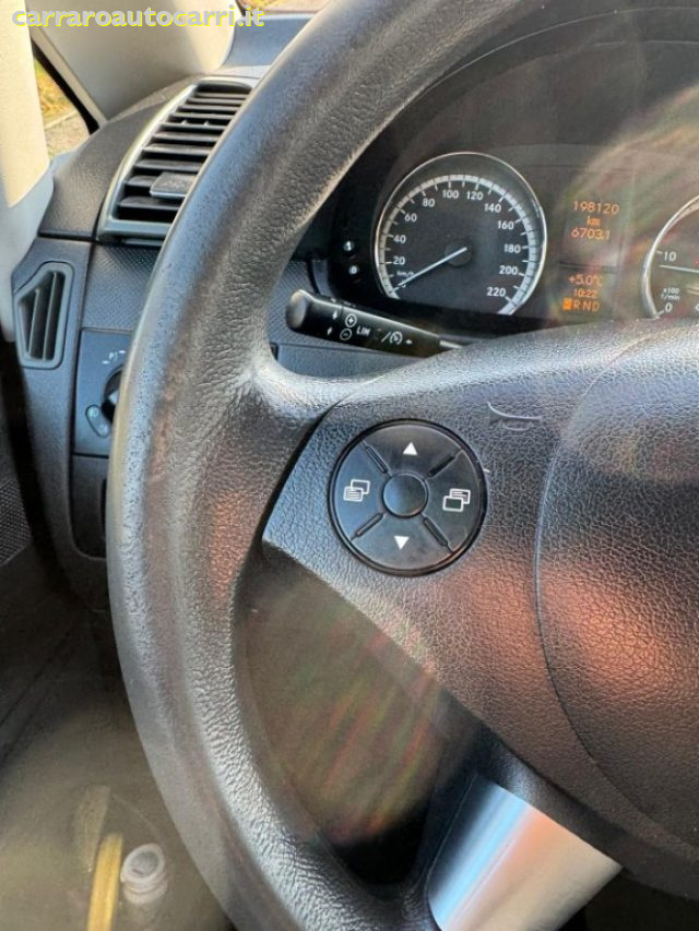 MERCEDES-BENZ Vito usata, con Luci diurne LED