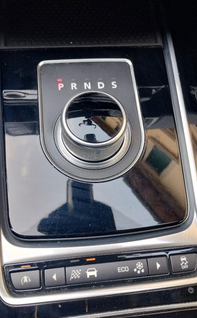 JAGUAR XE usata, con Bluetooth