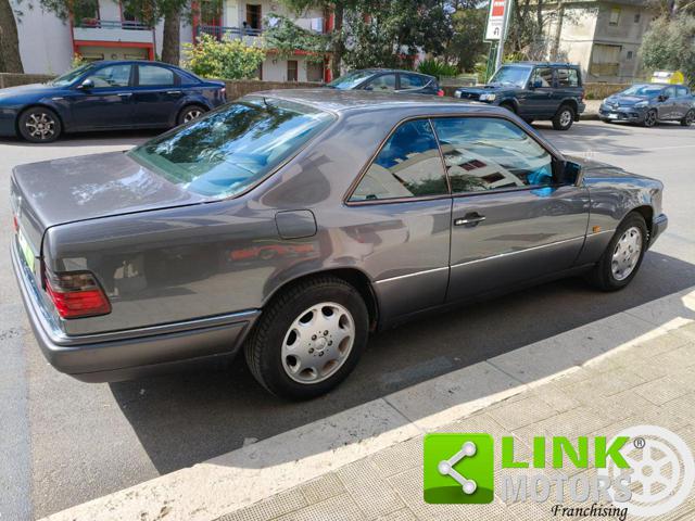 MERCEDES-BENZ E 200 usata 24