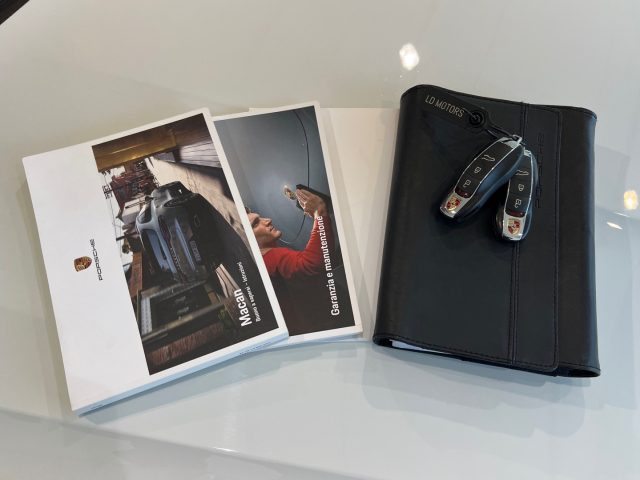 PORSCHE Macan usata, con Volante in pelle