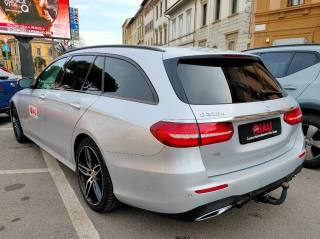 MERCEDES-BENZ E 220 usata, con Autoradio