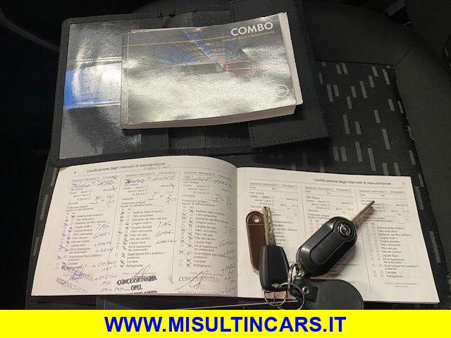 OPEL Combo usata, con Luci diurne