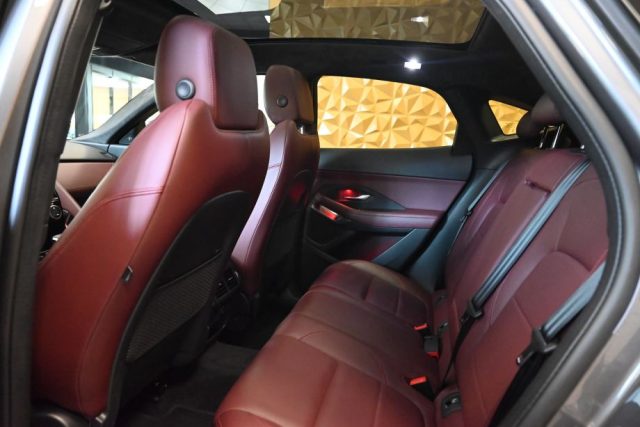JAGUAR E-Pace usata 26
