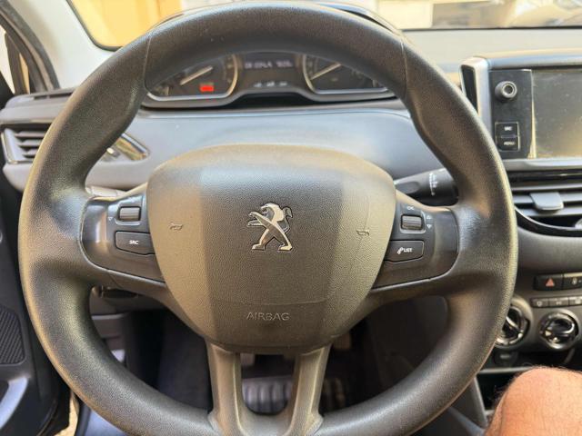PEUGEOT 208 usata, con Airbag testa