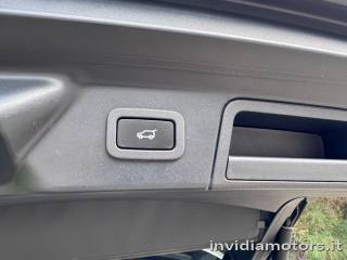 LAND ROVER Range Rover Velar usata, con Cruise Control