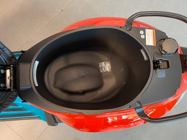 VESPA Primavera 125 usata 9