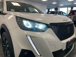 PEUGEOT 2008 usata, con Sensori di parcheggio posteriori
