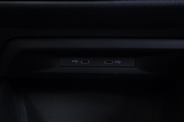 VOLKSWAGEN Golf Variant usata, con Luci diurne LED