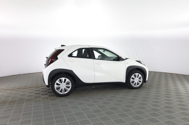 TOYOTA Aygo X usata 2