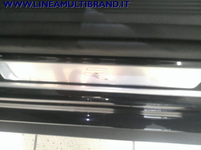 VOLKSWAGEN T-Roc usata, con USB