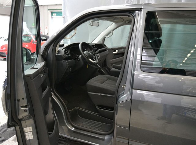VOLKSWAGEN Multivan usata, con Airbag