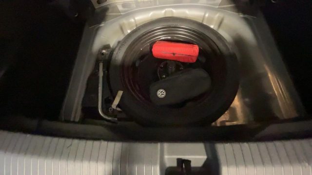 VOLKSWAGEN T-Roc usata, con USB