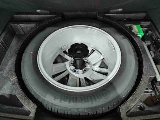 SKODA Karoq usata, con Sedile posteriore sdoppiato