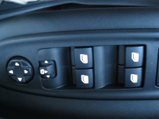 JEEP Avenger usata, con Servosterzo