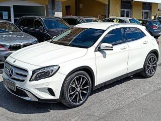 MERCEDES-BENZ GLA 200 usata, con Leve al volante