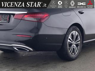 MERCEDES-BENZ E 200 usata, con Alzacristalli elettrici